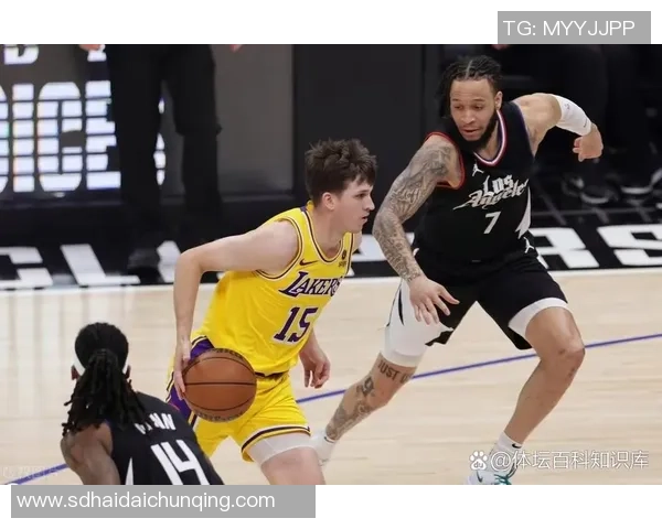 湖人快船季前赛精彩集锦回顾展现篮球对决的激情与魅力